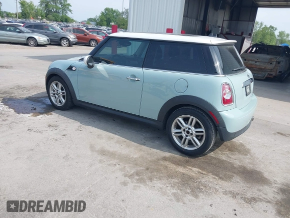 2013 MINI Hardtop with VIN WMWSU3C51DT372387, listed as a IAAI auction lot 42514124 with 100,560 mi miles and . Bid and sale history available at DreamBid. Image 3.