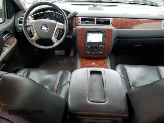 2009 Chevrolet Avalanche LTZ with VIN 3GNFK32049G172308, listed as a Copart auction lot 54840355 with 253,982 mi miles and Clean Title. Bid and sale history available at carsss.com. Image 8.