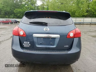 2015 Nissan Rogue S z VIN JN8AS5MV8FW254924, wystawiony jako Copart lot #57020965 z przebiegiem 121 935 mil mil oraz Szkody całkowita. Historia ofert i sprzedaży dostępna na DreamBid. Obrazek 6.