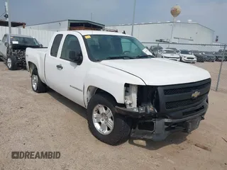 2009 Chevrolet Silverado 1500 Work Truck with VIN 1GCEK19069Z173281, listed as a IAAI auction lot 41786113 with 157,498 mi miles. Bid and sale history available at carsss.com. Image 1.