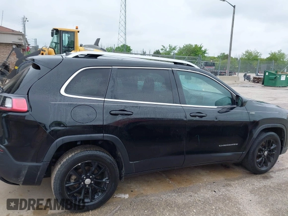 2019 Jeep Cherokee Latitude с VIN 1C4PJLCB5KD358250, выставлен на аукционе IAAI как лот 42504518 с пробегом 171 655 миль миль и . История ставок и продаж доступна на DreamBid. Изображение 13.