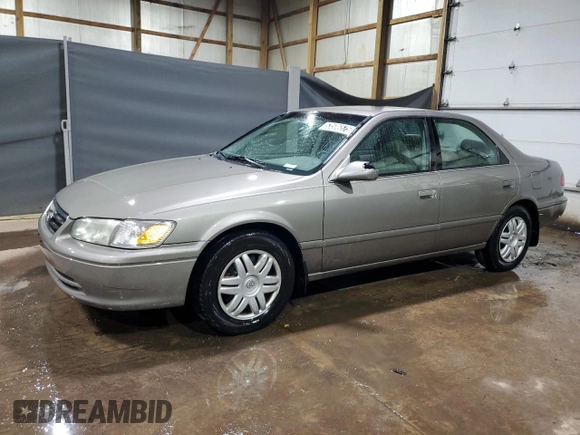 2001 Toyota Camry CE with VIN 4T1BG22K11U056470, listed as a Copart auction lot 53506575 with 143,578 mi miles and Clean Title. Bid and sale history available at carsss.com. Image 1.