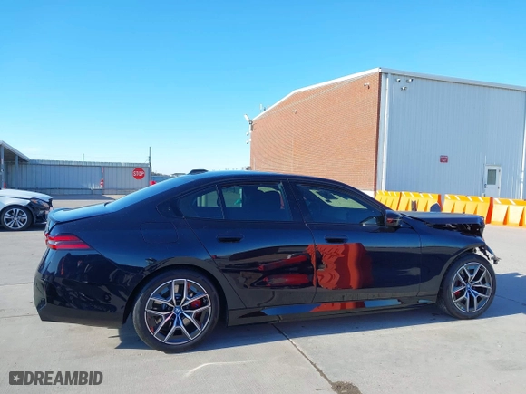 2024 BMW i5 M60 with VIN WBY43FK08RCS30646, listed as a IAAI auction lot 41640582 with 1,772 mi miles. Bid and sale history available at carsss.com. Image 14.