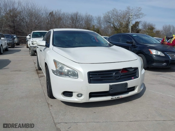 2012 Nissan Maxima 3.5 SV with VIN 1N4AA5AP3CC811262, listed as a IAAI auction lot 41584517 with 172,823 mi miles. Bid and sale history available at carsss.com. Image 1.