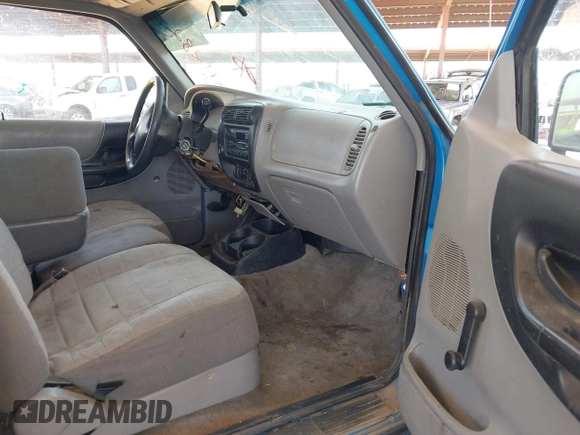 1996 Ford Ranger XL z VIN 1FTCR14U7TPA61282, wystawiony jako IAAI lot #42534327 z przebiegiem 155 875 mil mil oraz . Historia ofert i sprzedaży dostępna na DreamBid. Obrazek 5.