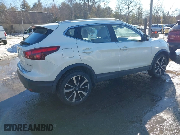2017 Nissan Rogue Sport SL with VIN JN1BJ1CR6HW118250, listed as a IAAI auction lot 41625103 with 152,989 mi miles. Bid and sale history available at carsss.com. Image 4.