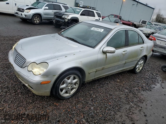 2001 Mercedes-Benz C 320 with VIN WDBRF64J01F089691, listed as a Copart auction lot 60071575 with 152,846 mi miles and Salvage title. Bid and sale history available at DreamBid. Image 1.