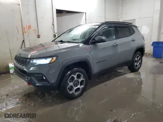 2022 Jeep Compass Trailhawk with VIN 3C4NJDDB0NT163618, listed as a Copart auction lot 44902795 with 30,204 mi miles and Salvage Title. Bid and sale history available at carsss.com. Image 1.