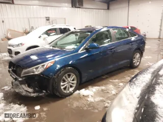 2017 Hyundai Sonata SE with VIN 5NPE24AF7HH528398, listed as a IAAI auction lot 41591124 with 104,587 mi miles. Bid and sale history available at carsss.com. Image 18.