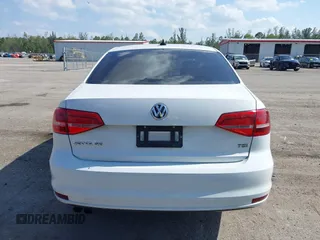 2015 Volkswagen Jetta SE z VIN 3VWD17AJXFM327152, wystawiony jako IAAI lot #42055458 z przebiegiem 69 412 mil mil oraz . Historia ofert i sprzedaży dostępna na DreamBid. Obrazek 17.