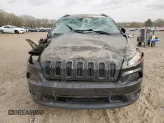2016 Jeep Cherokee Altitude with VIN 1C4PJMCS7GW148072, listed as a Copart auction lot 49577215 with 146,761 mi miles and Salvage title. Bid and sale history available at DreamBid. Image 5.
