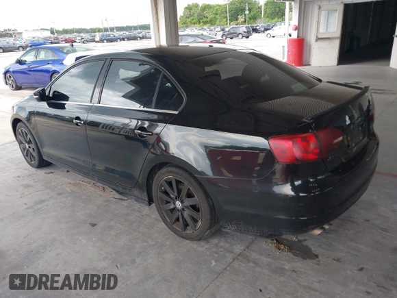 2013 Volkswagen Jetta SE z VIN 3VWDP7AJ1DM405572, wystawiony jako IAAI lot #42630897 z przebiegiem 257 925 mil mil oraz . Historia ofert i sprzedaży dostępna na DreamBid. Obrazek 3.