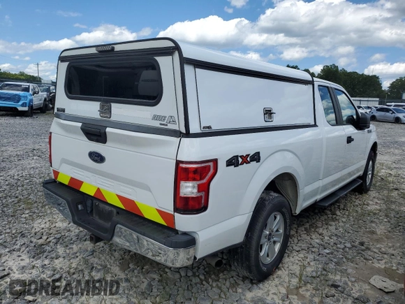 2018 Ford F-150 XL z VIN 1FTFX1E58JFE23648, wystawiony jako Copart lot #57620735 z przebiegiem 138 554 mil mil oraz Czysty tytuł • Clean title. Historia ofert i sprzedaży dostępna na DreamBid. Obrazek 3.