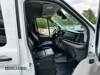 2020 Ford Transit Passenger XL z VIN 1FBAX9C8XLKB11657, wystawiony jako Copart lot #57572315 z przebiegiem 127 139 mil mil oraz Tytuł czysty. Historia ofert i sprzedaży dostępna na DreamBid. Obrazek 9.