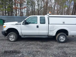 2016 Ford Super Duty F-250 SRW XLT with VIN 1FT7X2B67GEA39611, listed as a IAAI auction lot 41750797 with 33,787 mi miles. Bid and sale history available at carsss.com. Image 14.