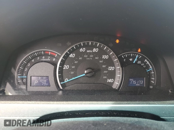 2015 Toyota Camry XLE z VIN 4T4BF1FK7FR480451, wystawiony jako Copart lot #56306545 z przebiegiem 175 173 mil mil oraz Szkoda całkowita • Salvage title. Historia ofert i sprzedaży dostępna na DreamBid. Obrazek 9.