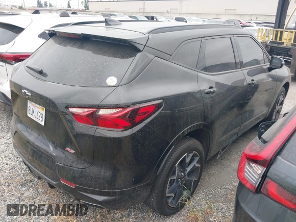 2021 Chevrolet Blazer RS z VIN 3GNKBERS4MS523208, wystawiony jako IAAI lot #42078498 z przebiegiem 63 851 mil mil oraz . Historia ofert i sprzedaży dostępna na DreamBid. Obrazek 4.
