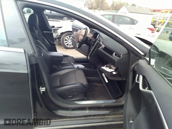 2017 Tesla Model S 60 с VIN 5YJSA1E13HF197109, выставлен на аукционе IAAI как лот 41926033 с пробегом 150 463 миль миль и . История ставок и продаж доступна на DreamBid. Изображение 5.