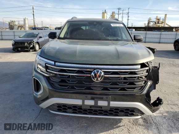 2024 Volkswagen Atlas Peak Edition SEL z VIN 1V2GR2CA3RC544569, wystawiony jako Copart lot #86591324 z przebiegiem 4 256 mil mil oraz Szkoda całkowita • Salvage title. Historia ofert i sprzedaży dostępna na DreamBid. Obrazek 5.
