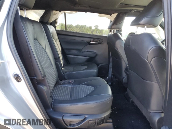 2022 Toyota Highlander XSE with VIN 5TDLZRBHXNS244110, listed as a Copart auction lot 57018755 with 55,633 mi miles and Salvage title. Bid and sale history available at DreamBid. Image 11.