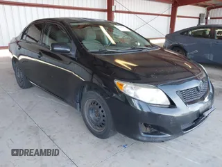 2010 Toyota Corolla z VIN 2T1BU4EE0AC374754, wystawiony jako IAAI lot #42304636 z przebiegiem 277 078 mil mil oraz . Historia ofert i sprzedaży dostępna na DreamBid. Obrazek 1.