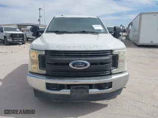 2017 Ford Super Duty F-250 SRW Lariat with VIN 1FT7W2B69HED25657, listed as a IAAI auction lot 41675676 with 169,995 mi miles. Bid and sale history available at carsss.com. Image 12.