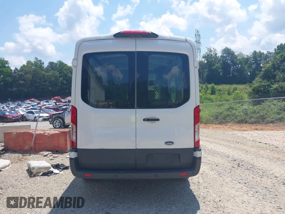 2018 Ford Transit с VIN 1FTYE1CM6JKB42254, выставлен на аукционе IAAI как лот 42615585 с пробегом 109 806 миль миль и . История ставок и продаж доступна на DreamBid. Изображение 16.