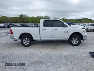 2018 Ram 1500 SLT z VIN 1C6RR6GG7JS303941, wystawiony jako IAAI lot #41942236 z przebiegiem 142 098 mil mil oraz . Historia ofert i sprzedaży dostępna na DreamBid. Obrazek 14.