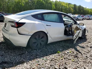 2024 Tesla Model 3 z VIN 5YJ3E1EA6RF734033, wystawiony jako Copart lot #52305665 z przebiegiem 21 081 mil mil oraz Szkoda całkowita • Salvage title. Historia ofert i sprzedaży dostępna na DreamBid. Obrazek 3.