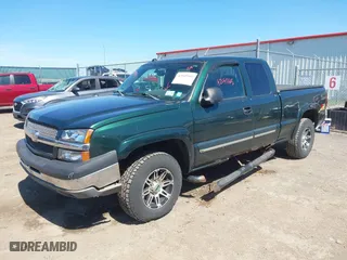 2004 Chevrolet Silverado 1500 Z71 with VIN 2GCEK19T541236477, listed as a IAAI auction lot 42045565 with 125,581 mi miles. Bid and sale history available at carsss.com. Image 2.