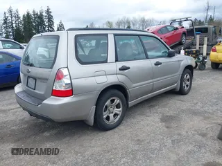 2006 Subaru Forester 2.5 X with VIN JF1SG63676G751013, listed as a IAAI auction lot 41905318 with 214,172 mi miles. Bid and sale history available at carsss.com. Image 4.