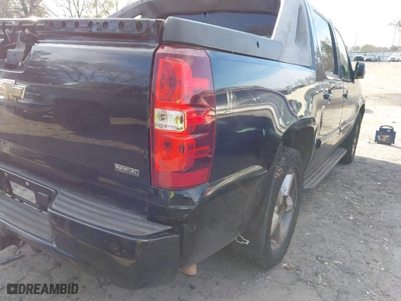 2007 Chevrolet Avalanche LT w/3LT with VIN 3GNFK12337G211143, listed as a IAAI auction lot 41609539 with 232,120 mi miles. Bid and sale history available at carsss.com. Image 15.