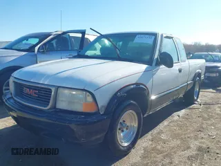 2001 GMC Sonoma SLS 1SG z VIN 1GTCS19W418211564, wystawiony jako IAAI lot #42071533 z przebiegiem 203 541 mil mil oraz . Historia ofert i sprzedaży dostępna na DreamBid. Obrazek 17.