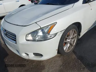 2014 Nissan Maxima SV z VIN 1N4AA5AP2EC466535, wystawiony jako IAAI lot #41699207 z przebiegiem 150 204 mil mil oraz . Historia ofert i sprzedaży dostępna na DreamBid. Obrazek 6.