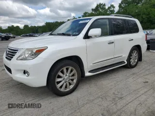 2008 Lexus LX 570 z VIN JTJHY00W484015778, wystawiony jako Copart lot #57459845 z przebiegiem 136 840 mil mil oraz Tytuł czysty. Historia ofert i sprzedaży dostępna na DreamBid. Obrazek 1.