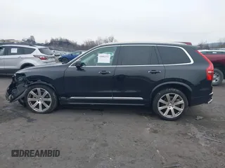 2018 Volvo XC90 Inscription with VIN YV4A22PL1J1320222, listed as a IAAI auction lot 41002251 with 137,523 mi miles. Bid and sale history available at carsss.com. Image 14.