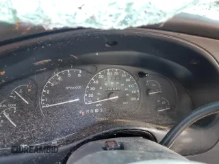 2001 Ford Explorer Eddie Bauer z VIN 1FMZU74E61UB05545, wystawiony jako Copart lot #42649494 z przebiegiem 136 242 mil mil oraz Nie do naprawy • Non repairable. Historia ofert i sprzedaży dostępna na DreamBid. Obrazek 9.
