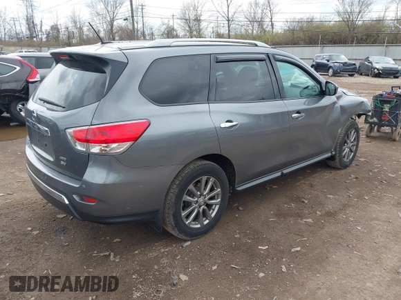 2016 Nissan Pathfinder Platinum with VIN 5N1AR2MM9GC641381, listed as a IAAI auction lot 41869911 with 166,127 mi miles. Bid and sale history available at carsss.com. Image 4.