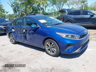 2023 Kia Forte LXS z VIN 3KPF24AD3PE505710, wystawiony jako IAAI lot #42061817 z przebiegiem 16 389 mil mil oraz . Historia ofert i sprzedaży dostępna na DreamBid. Obrazek 1.