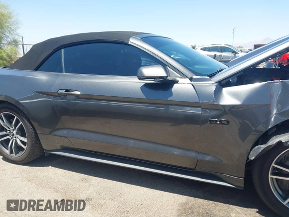 2017 Ford Mustang GT Premium z VIN 1FATP8FFXH5287242, wystawiony jako IAAI lot #42294315 z przebiegiem 92 831 mil mil oraz . Historia ofert i sprzedaży dostępna na DreamBid. Obrazek 13.