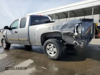 2007 Chevrolet Silverado 1500 LT w/1LT with VIN 2GCEC19C371710072, listed as a Copart auction lot 45674895 with 235,817 mi miles and Salvage Title. Bid and sale history available at carsss.com. Image 2.