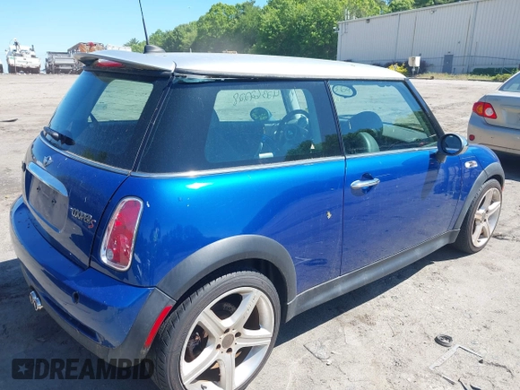 2006 MINI Hardtop S z VIN WMWRE33576TN29015, wystawiony jako IAAI lot #42362228 z przebiegiem 74 682 mil mil oraz . Historia ofert i sprzedaży dostępna na DreamBid. Obrazek 4.