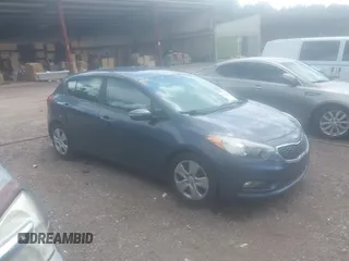 2016 Kia Forte LX z VIN KNAFK5A88G5606968, wystawiony jako IAAI lot #42371656 z przebiegiem 71 058 mil mil oraz . Historia ofert i sprzedaży dostępna na DreamBid. Obrazek 1.