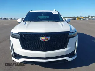 2023 Cadillac Escalade 4WD Sport z VIN 1GYS4FKL7PR286940, wystawiony jako IAAI lot #40702874 z przebiegiem 7 981 mil mil oraz . Historia ofert i sprzedaży dostępna na DreamBid. Obrazek 12.
