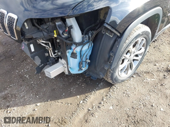 2019 Jeep Cherokee Latitude Plus with VIN 1C4PJMLB9KD245505, listed as a IAAI auction lot 42153262 with 103,248 mi miles and . Bid and sale history available at DreamBid. Image 22.