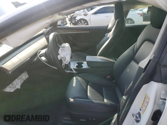 2022 Tesla Model 3 Long Range z VIN 5YJ3E1EB5NF290131, wystawiony jako Copart lot #61128624 z przebiegiem 57 274 mil mil oraz Szkoda całkowita • Salvage title. Historia ofert i sprzedaży dostępna na DreamBid. Obrazek 7.