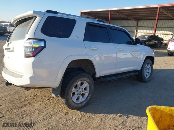 2017 Toyota 4Runner SR5 with VIN JTEBU5JR9H5440400, listed as a IAAI auction lot 41479639 with 99,444 mi miles. Bid and sale history available at carsss.com. Image 4.