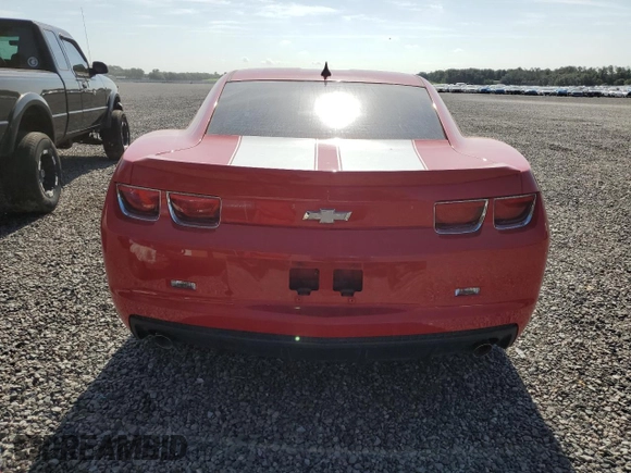 2013 Chevrolet Camaro LS z VIN 2G1FA1E36D9235765, wystawiony jako Copart lot #58519535 z przebiegiem 49 180 mil mil oraz Czysty tytuł • Clean title. Historia ofert i sprzedaży dostępna na DreamBid. Obrazek 6.