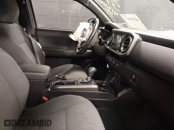 2016 Toyota Tacoma SR with VIN 5TFCZ5AN4GX033255, listed as a IAAI auction lot 41920633 with 71,681 mi miles and . Bid and sale history available at carsss.com. Image 5.