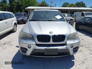 2011 BMW X5 35i z VIN 5UXZV4C55BL415564, wystawiony jako IAAI lot #42336270 z przebiegiem 102 451 mil mil oraz . Historia ofert i sprzedaży dostępna na DreamBid. Obrazek 6.